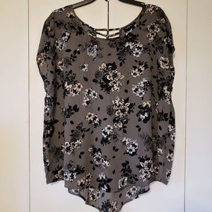 Torrid 0 Grey Floral Georgette Cage Back Top NWT
